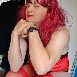 Martinasworld's Chat & Dating Profile