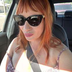 Sharon14's Chat & Dating Profile