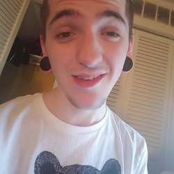 iloveeets's Chat & Dating Profile